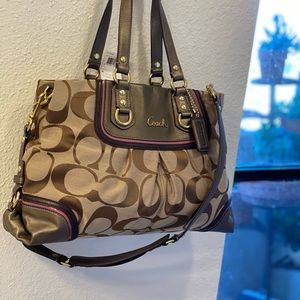 Coach Signature Ashley Satchel F17446